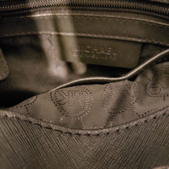 Michael Kors Hamilton Black Large Satchel Handbag With Lock And Key - Picture 7 of 7